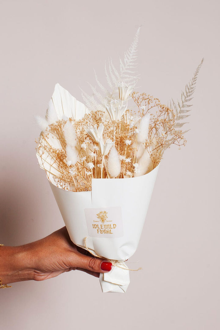Bouquets The Snow Mini Bouquet in Vase send a bouquet- the best flower delivery