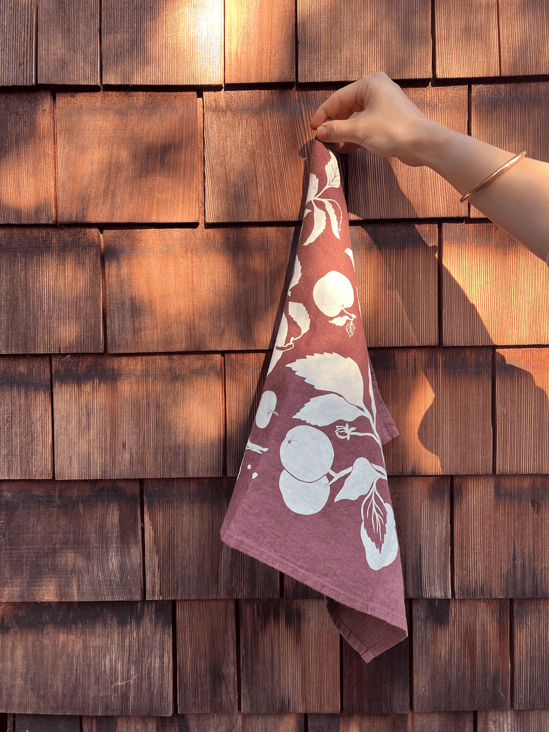 Apples Linen Tea Towel: Default Title send a bouquet- the best flower delivery