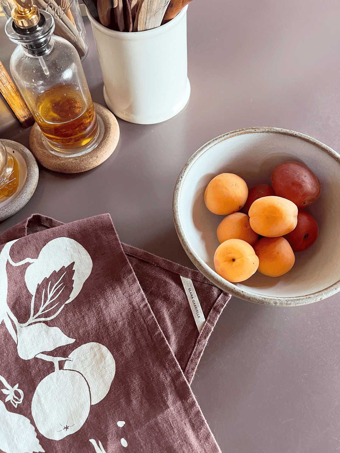 Apples Linen Tea Towel: Default Title send a bouquet- the best flower delivery