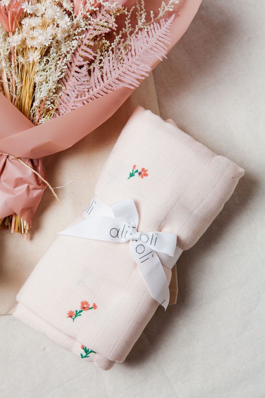 Gift Giving Baby Girl Gift Set send a bouquet- the best flower delivery