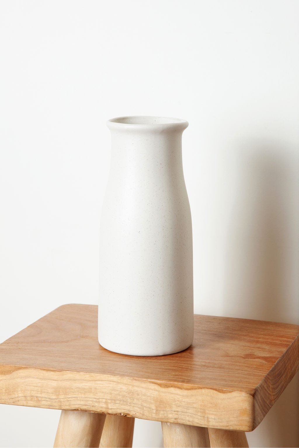 Vase Ceramic Milk Jar Vase send a bouquet- the best flower delivery
