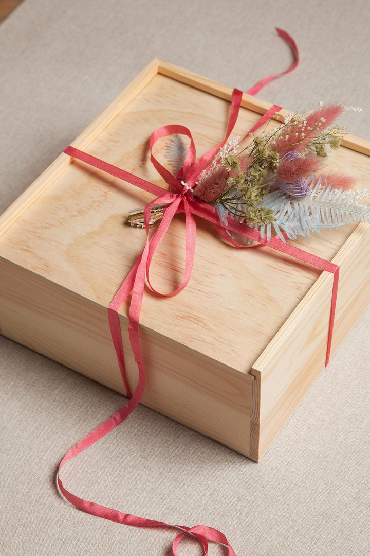 Gift Giving Fable Rune x Idlewild Gift Box send a bouquet- the best flower delivery