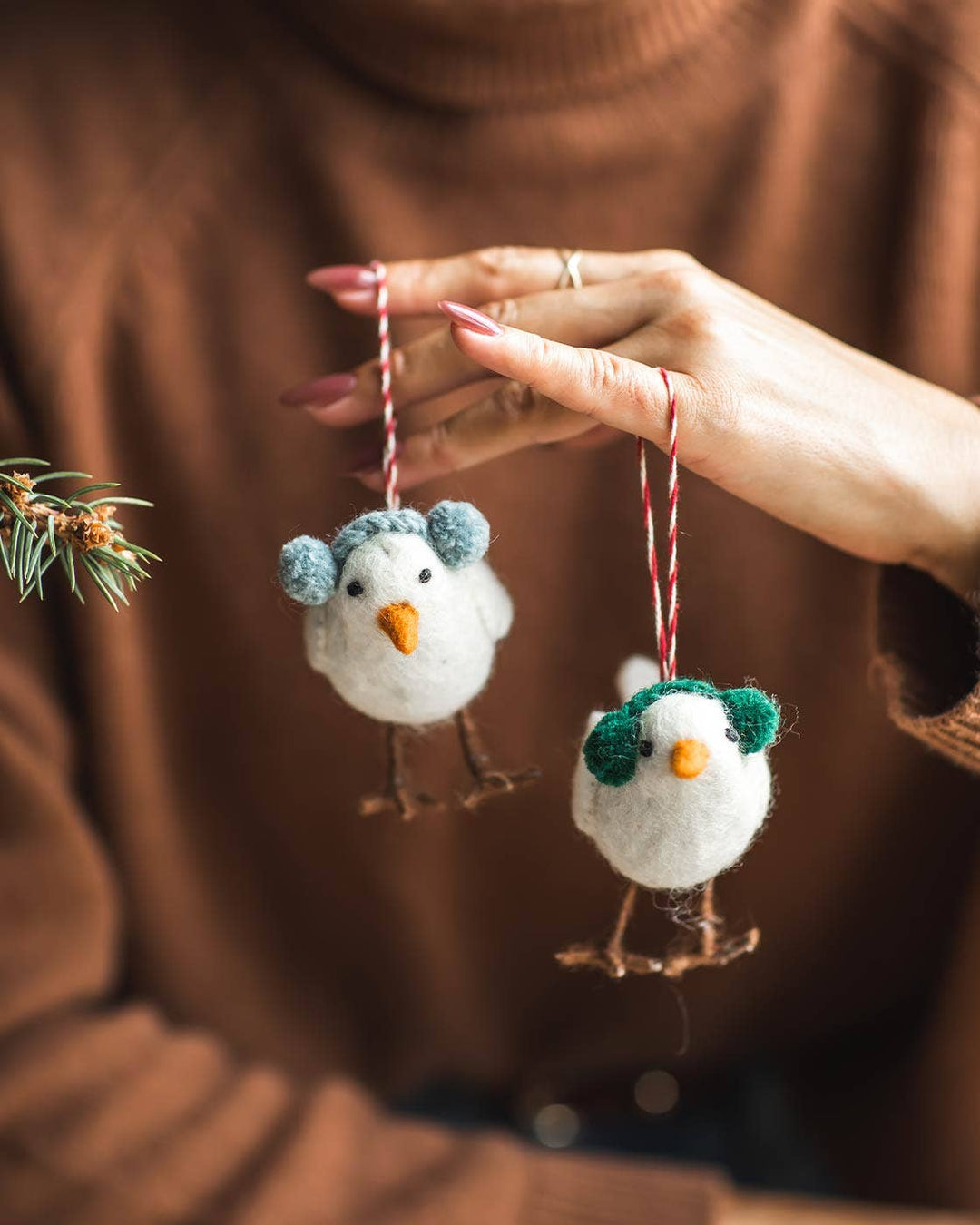 Felted Bird Ornament: Mistletoe send a bouquet- the best flower delivery