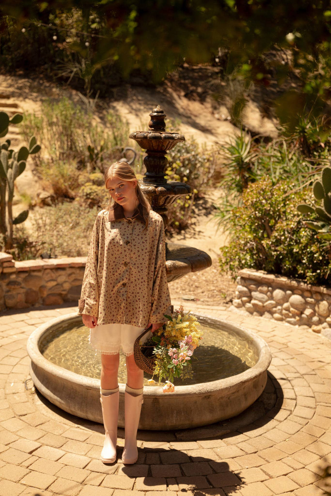 FLORAL A-LINE SWING JACKET WITH CONTRAST CORDUROY MJK5143: Beige / M send a bouquet- the best flower delivery