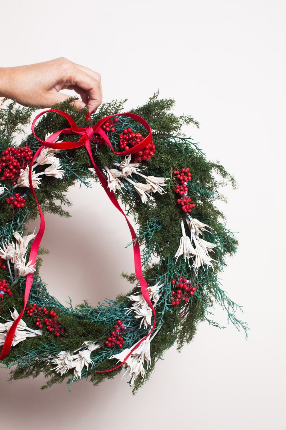 Wreaths Forever Christmas Wreath send a bouquet- the best flower delivery