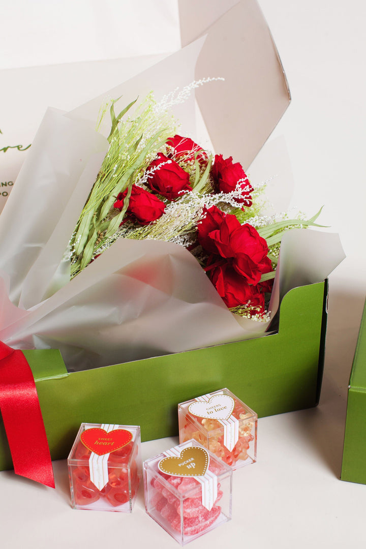 Bouquets Forever Dozen Red Roses send a bouquet- the best flower delivery