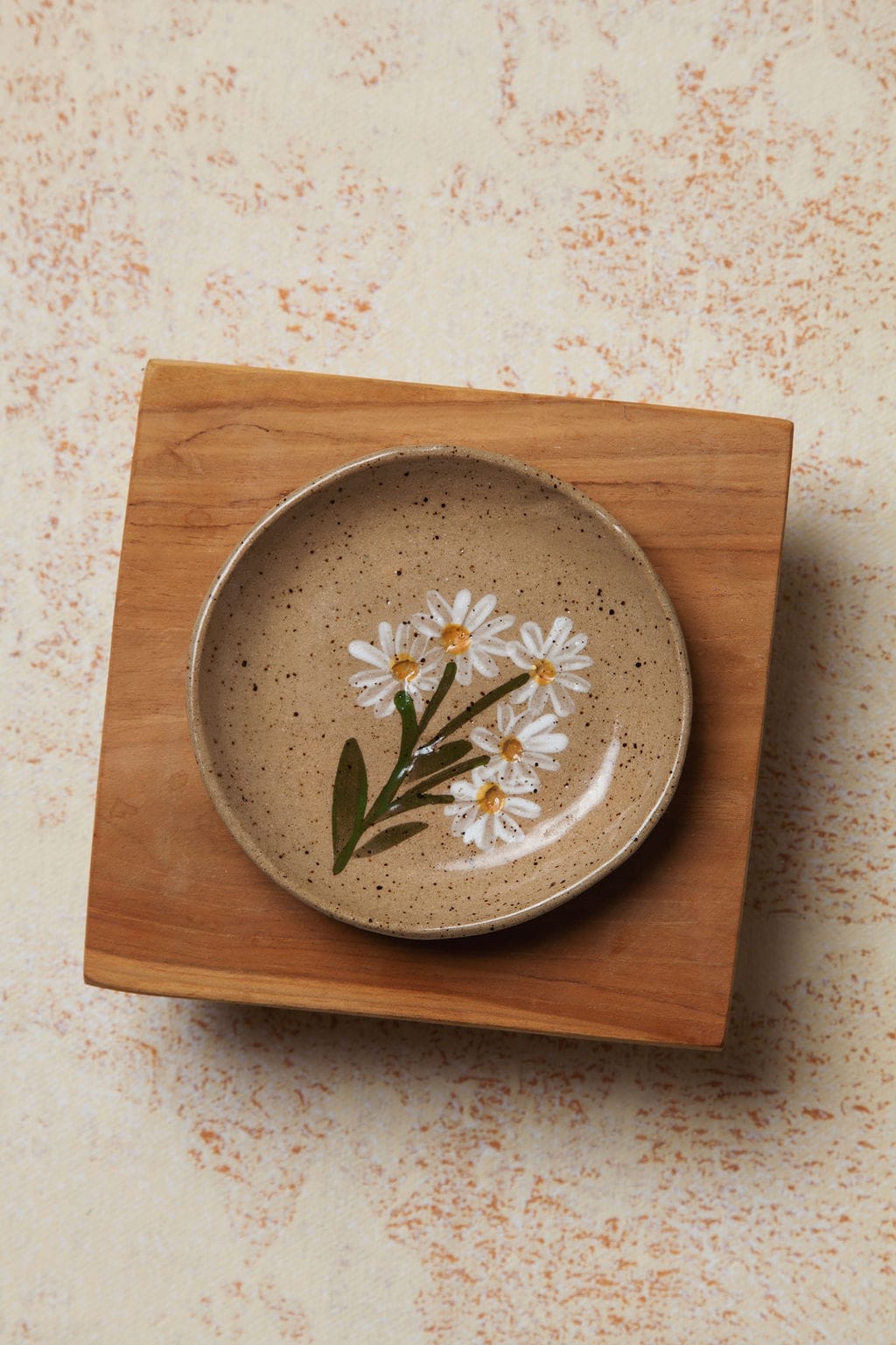 Gift Giving Handmade Daisy Dish send a bouquet- the best flower delivery