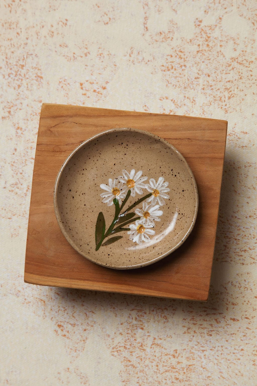 Gift Giving Handmade Daisy Dish send a bouquet- the best flower delivery