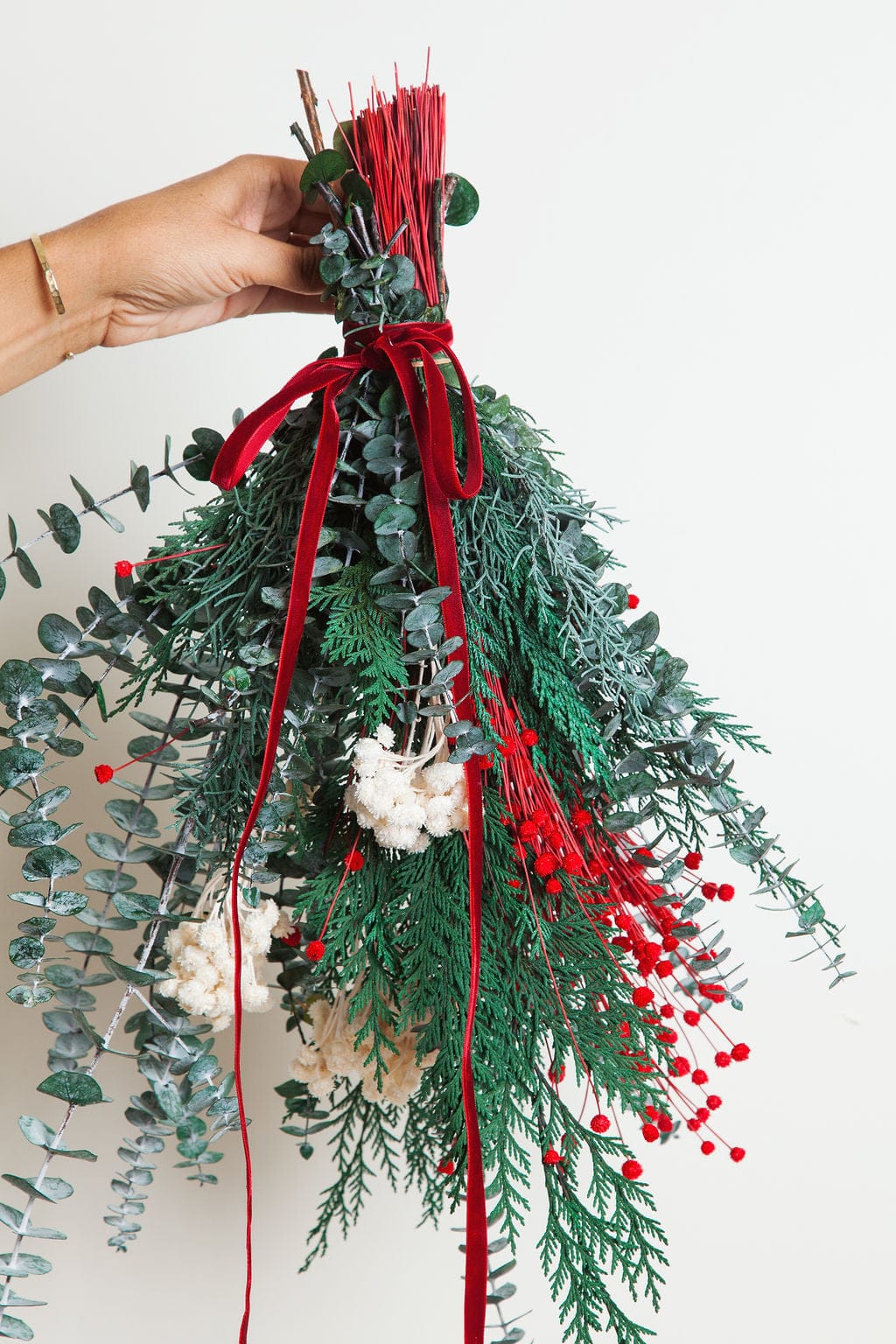 Bouquets Holiday Swag Bouquet send a bouquet- the best flower delivery