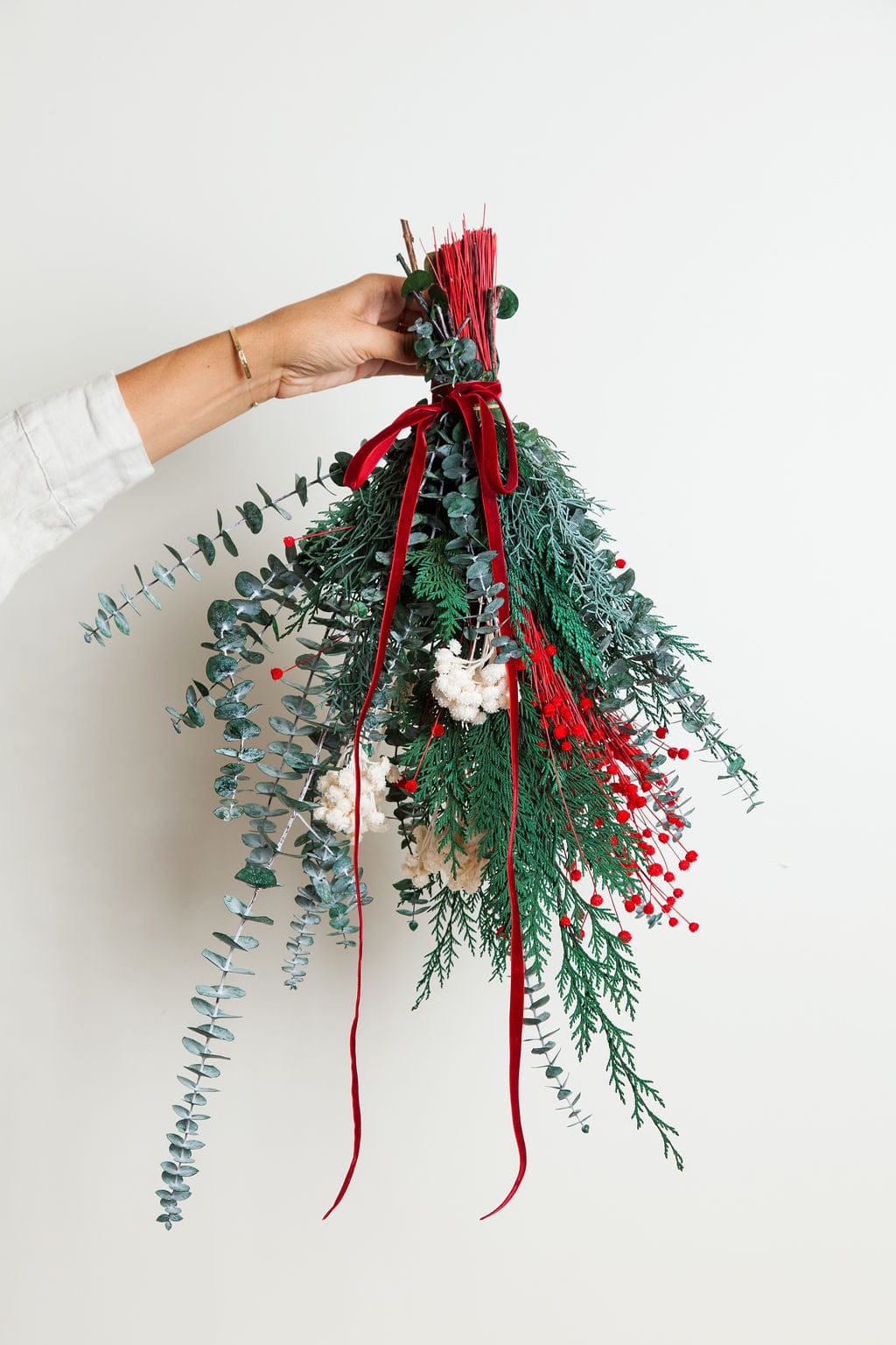 Bouquets Holiday Swag Bouquet send a bouquet- the best flower delivery