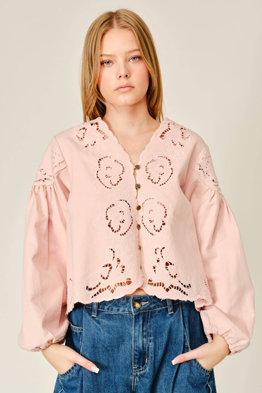 MAT2892 DENIM EMBROIDERY VOLUME SLEEVE BLOUSE TOP: OFF WHITE / S-M-L send a bouquet- the best flower delivery
