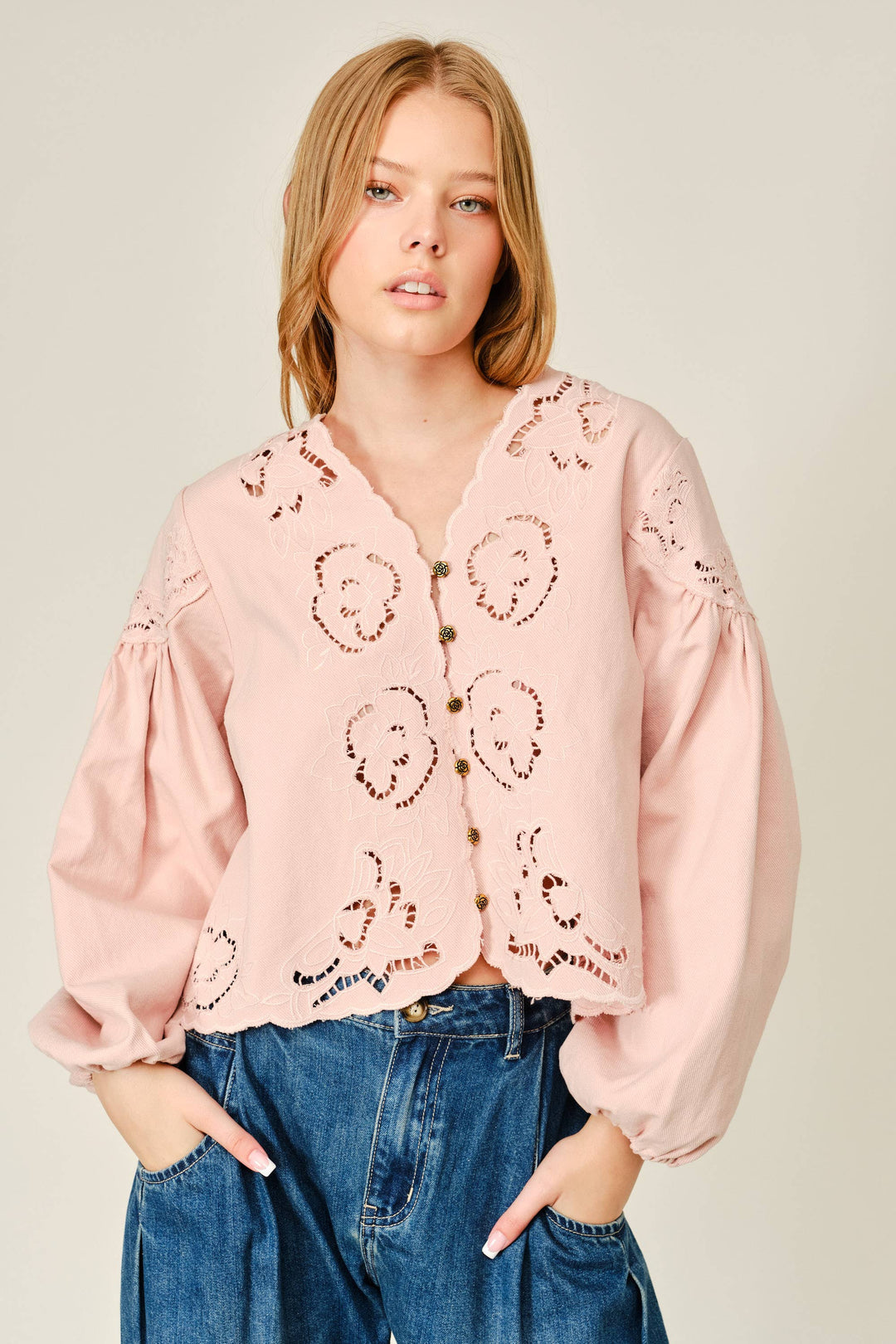MAT2892 DENIM EMBROIDERY VOLUME SLEEVE BLOUSE TOP: OFF WHITE / S-M-L send a bouquet- the best flower delivery