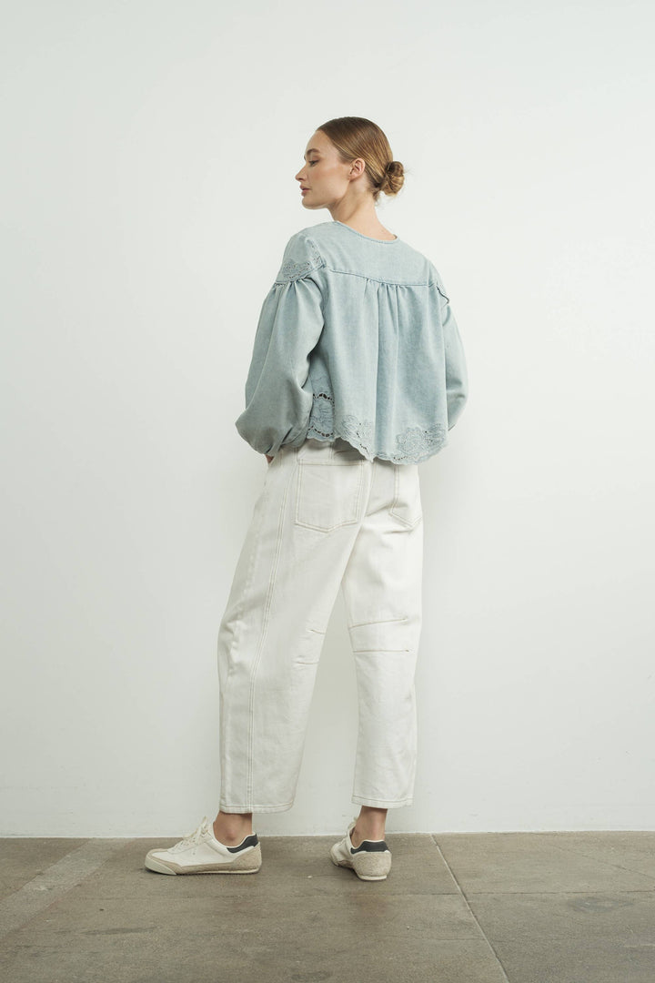 MAT2892 DENIM EMBROIDERY VOLUME SLEEVE BLOUSE TOP: OFF WHITE / S-M-L send a bouquet- the best flower delivery