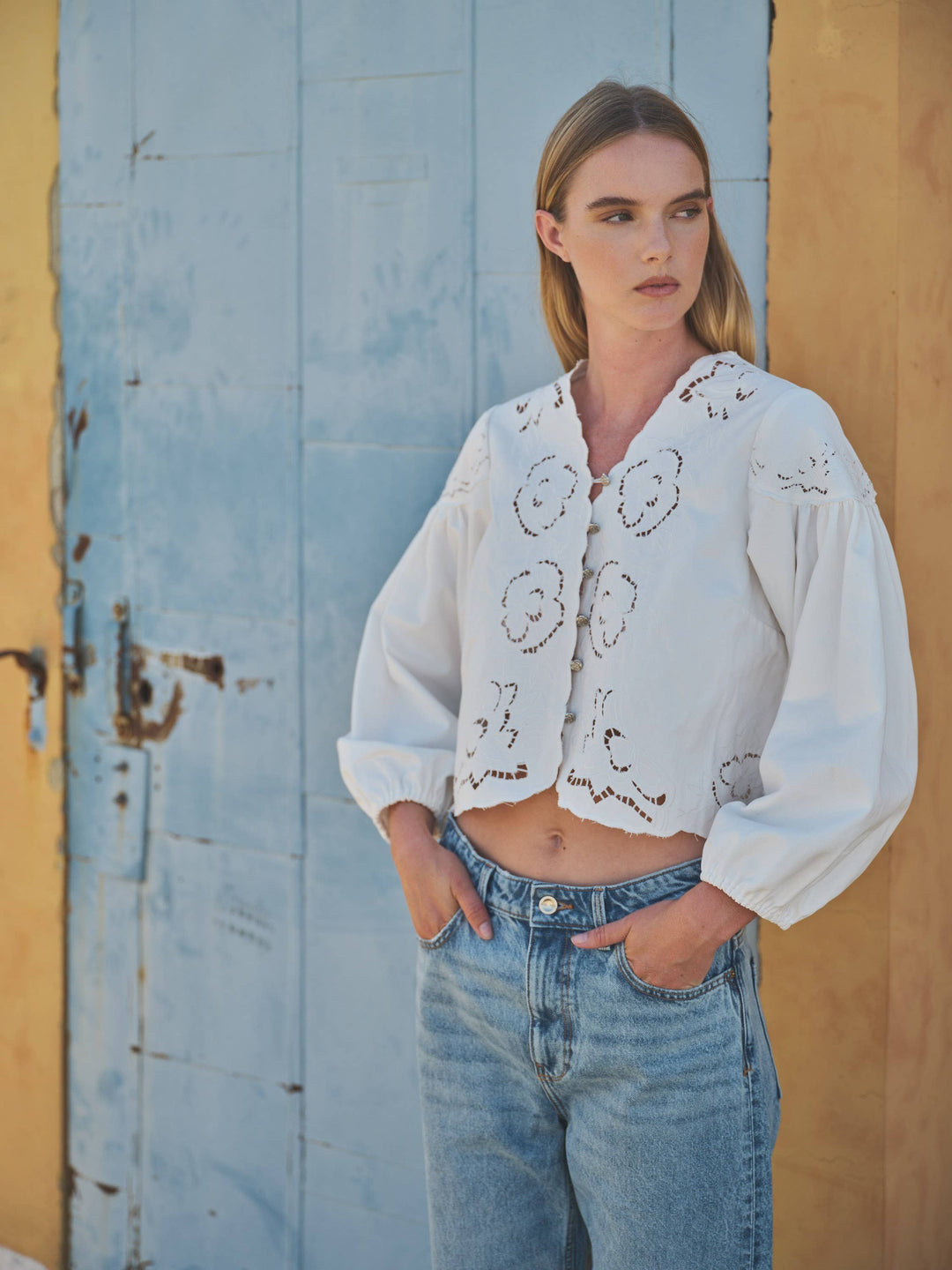 MAT2892 DENIM EMBROIDERY VOLUME SLEEVE BLOUSE TOP: OFF WHITE / S-M-L send a bouquet- the best flower delivery