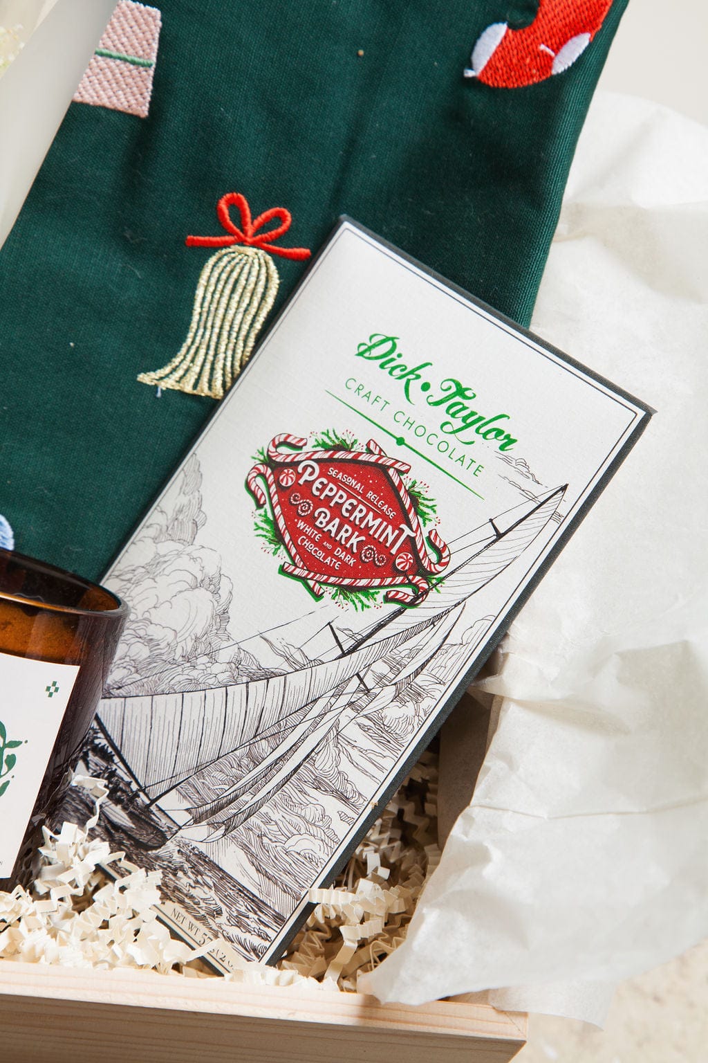 Gift Giving Noel Gift Box send a bouquet- the best flower delivery