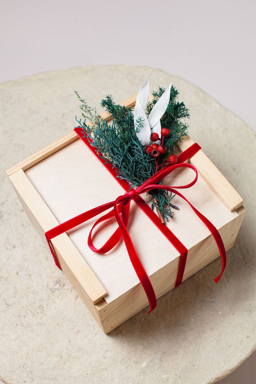 Gift Giving Noel Gift Box send a bouquet- the best flower delivery