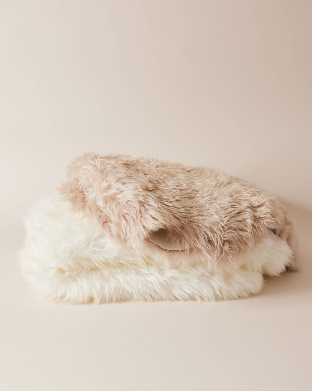 Nordic Sheepskin: Grey send a bouquet- the best flower delivery