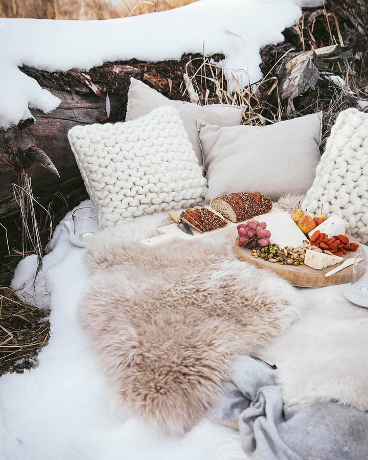 Nordic Sheepskin: Grey send a bouquet- the best flower delivery
