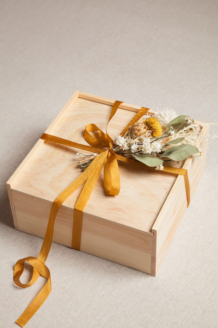 Gift Giving Palo Santo Gift Box send a bouquet- the best flower delivery