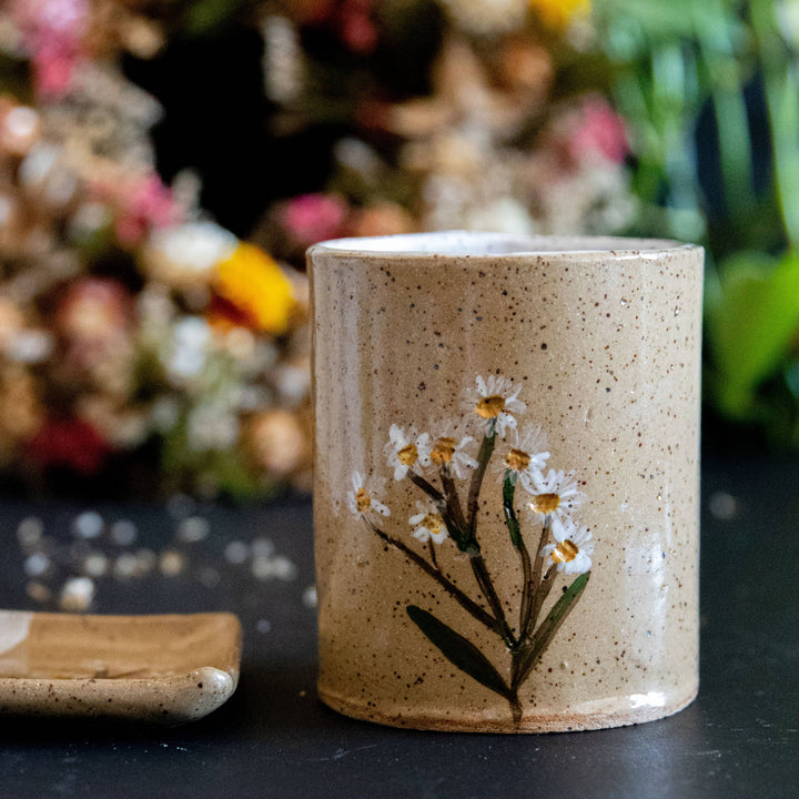 Rustic Daisy Handmade Pressed Flower Tumbler send a bouquet- the best flower delivery