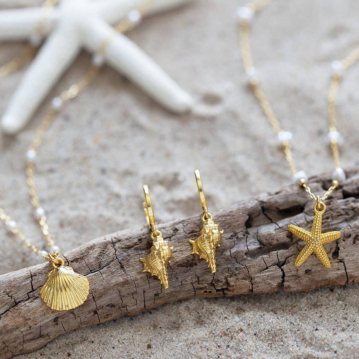 Scallop Shell and Pearl Station Chain Necklace send a bouquet- the best flower delivery