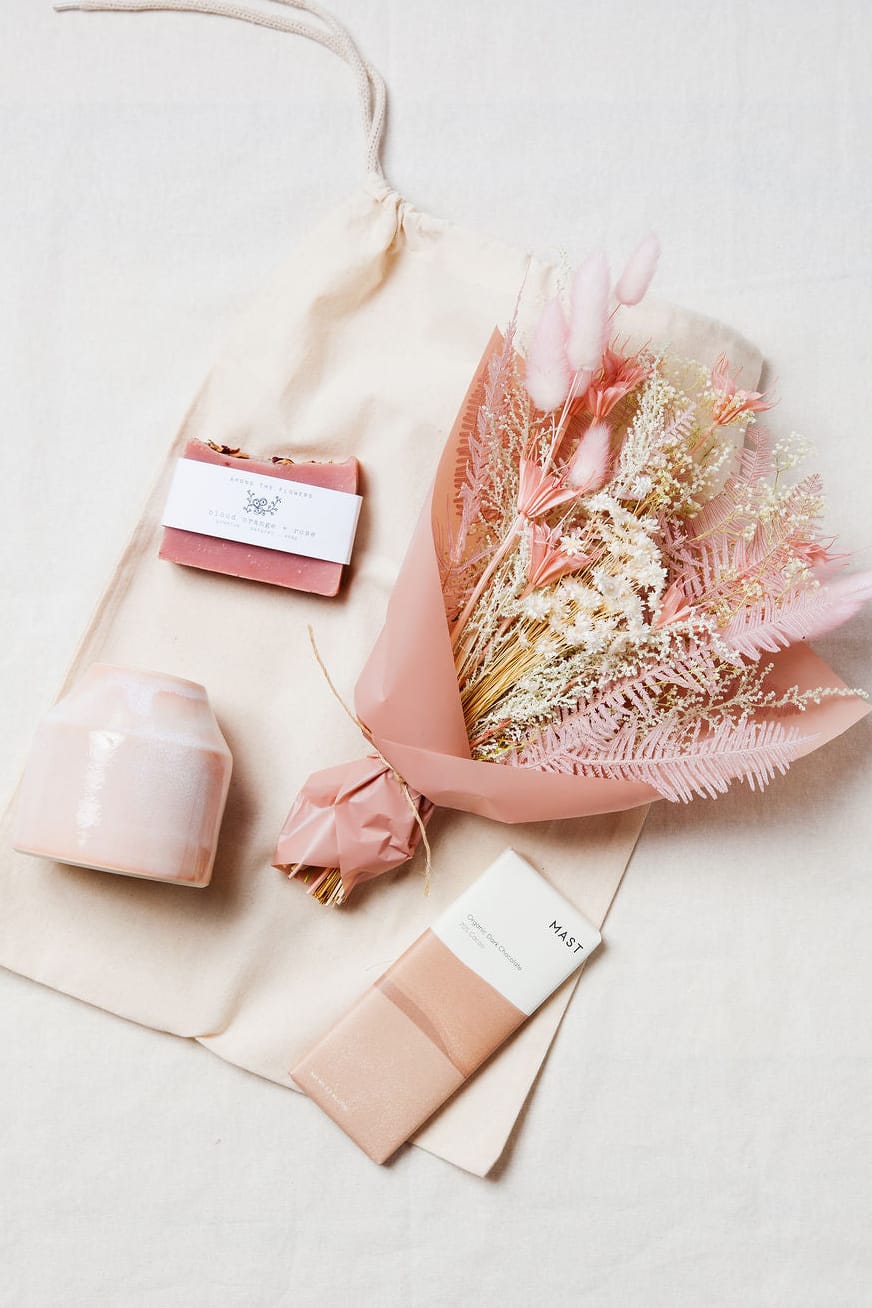 Gift Giving Spring Flowers & Chocolate Gift Set send a bouquet- the best flower delivery