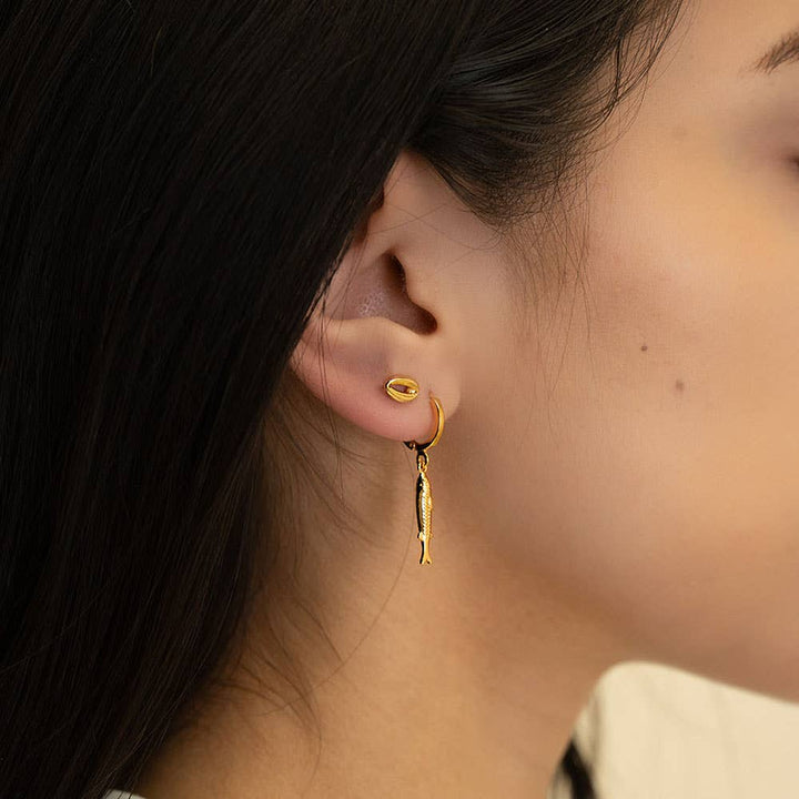 Tiny Fish Huggie Hoop Earrings send a bouquet- the best flower delivery