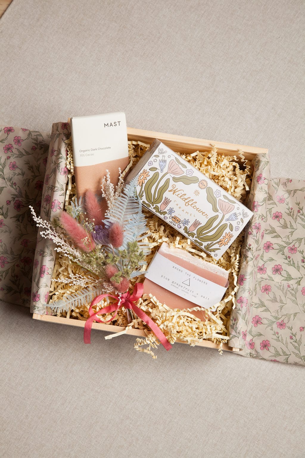 Gift Giving Wildflower Gift Box send a bouquet- the best flower delivery