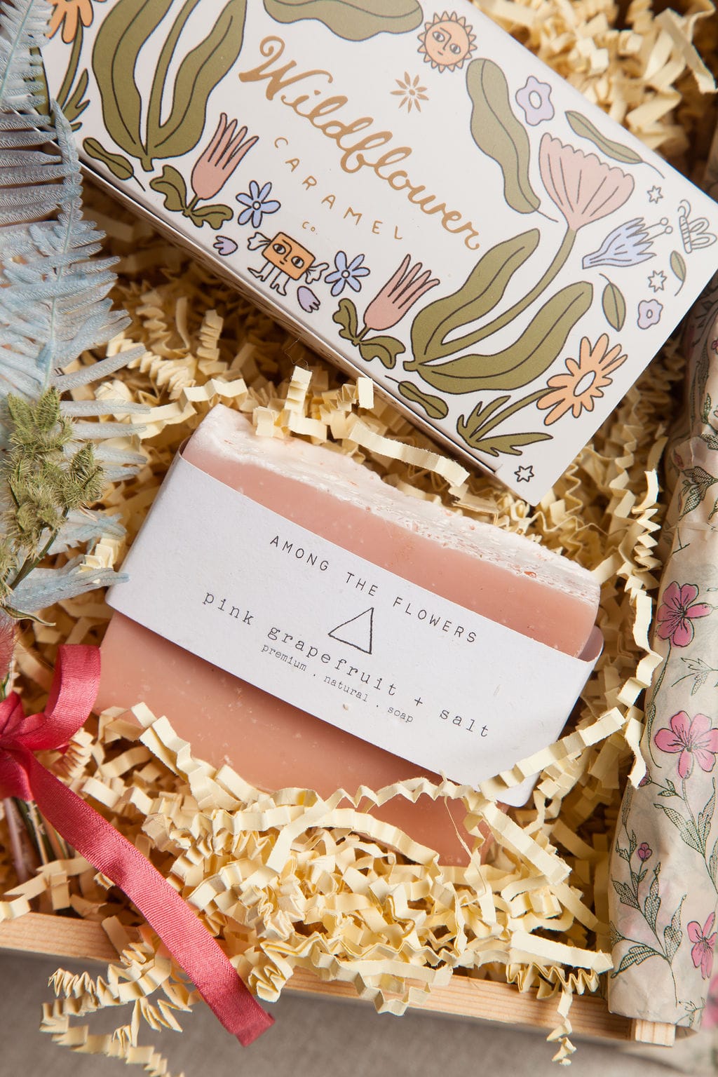 Gift Giving Wildflower Gift Box send a bouquet- the best flower delivery