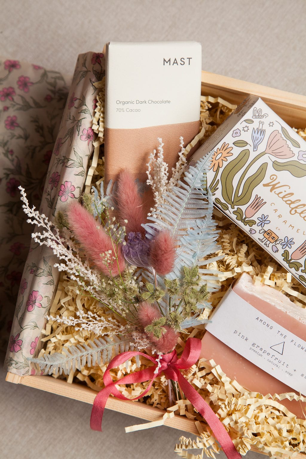 Gift Giving Wildflower Gift Box send a bouquet- the best flower delivery