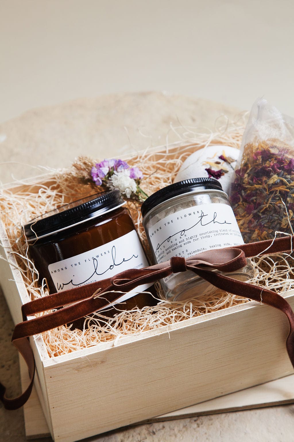 Gift Giving Winter Flora Gift Box send a bouquet- the best flower delivery