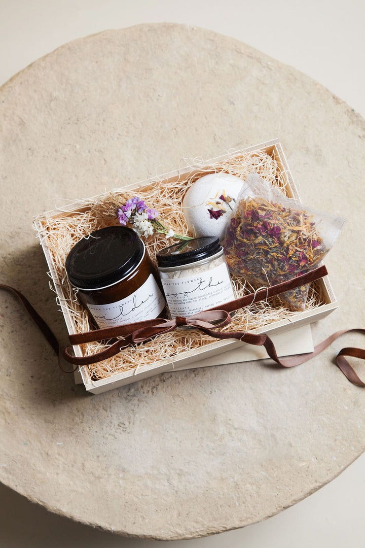 Gift Giving Winter Flora Gift Box send a bouquet- the best flower delivery