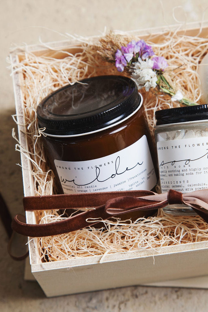 Gift Giving Winter Flora Gift Box send a bouquet- the best flower delivery