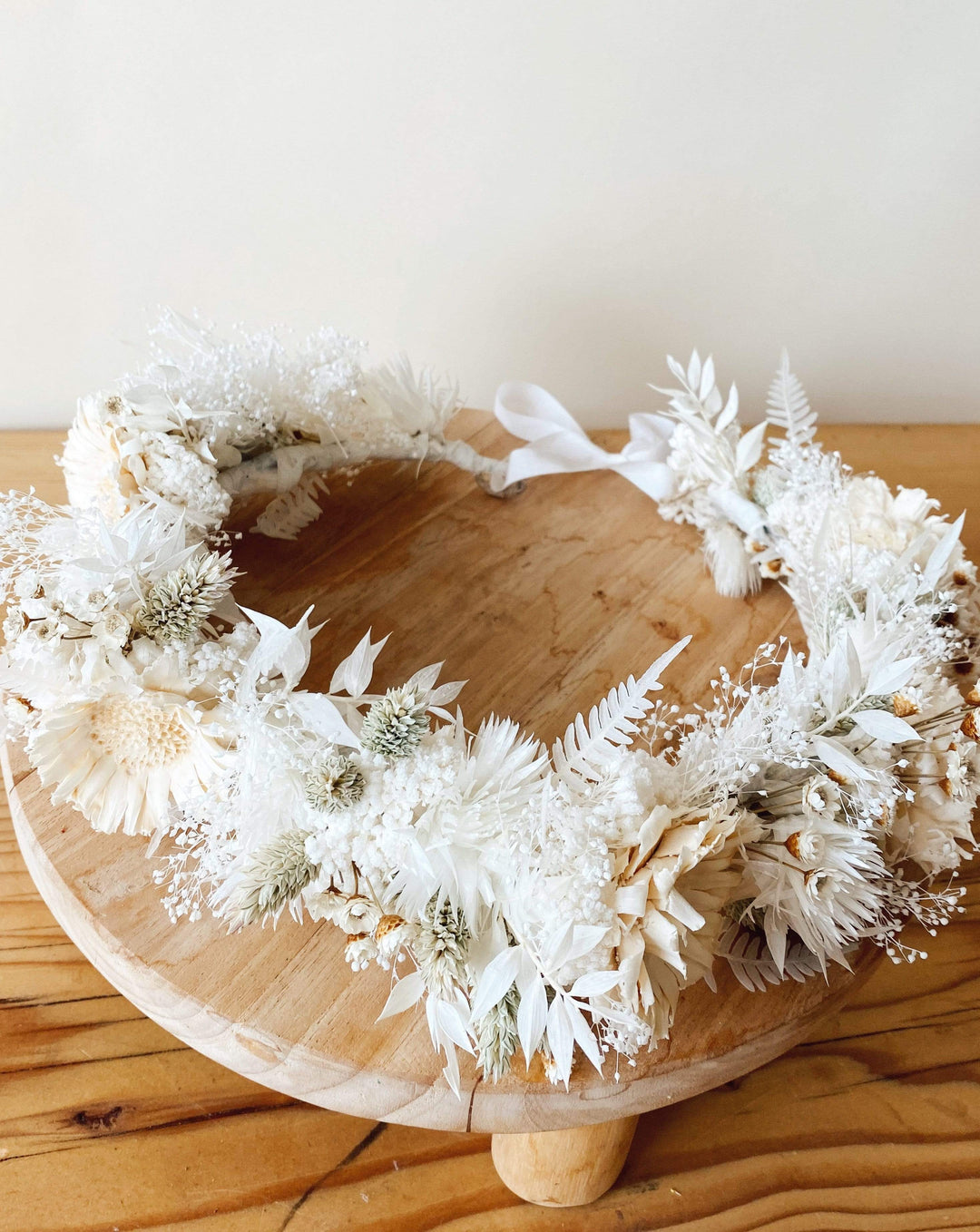 11 Beautiful Winter Flower Crowns for Your Wedding  Flower crown wedding,  Romantic wedding flowers, Pretty wedding bouquet